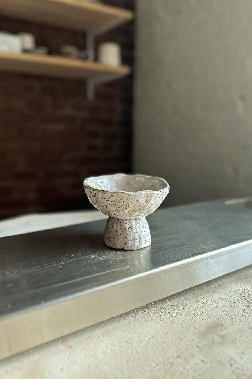 Pedestal Dish